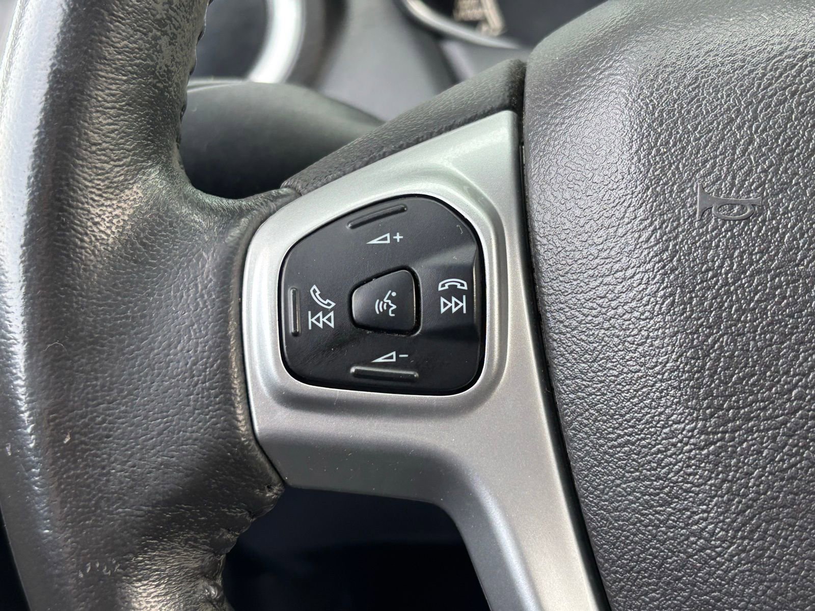 Used 2014 Ford Fiesta SE FWD image 22