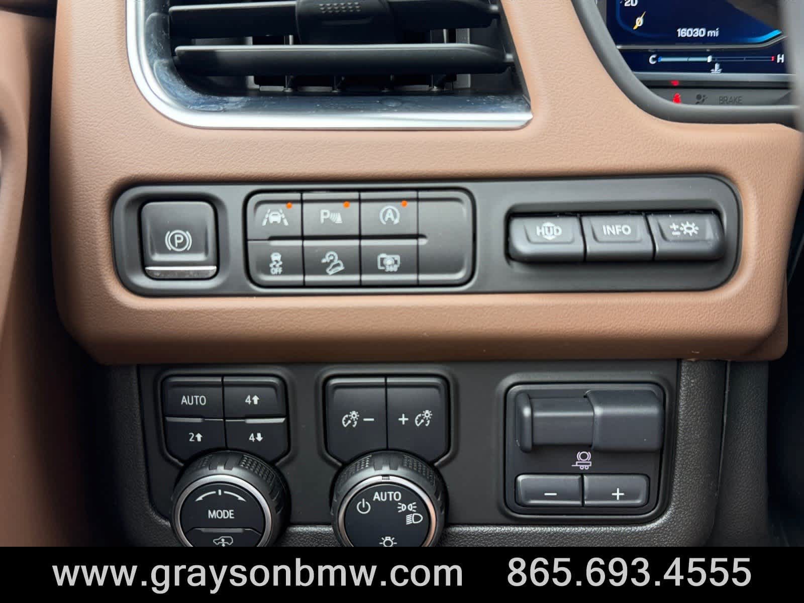 Used 2023 Chevrolet Tahoe High Country AWD/4WD image 28