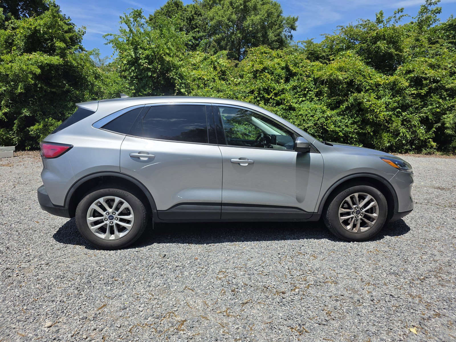 Used 2021 Ford Escape SE FWD image 9