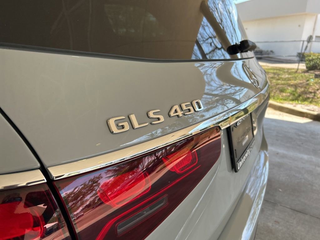 Used 2025 Mercedes-Benz GLS 450 4MATIC w/ AMG Line Exterior image 16