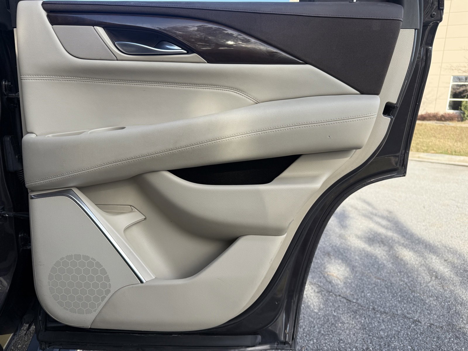 Used 2017 Cadillac Escalade Premium Luxury image 48