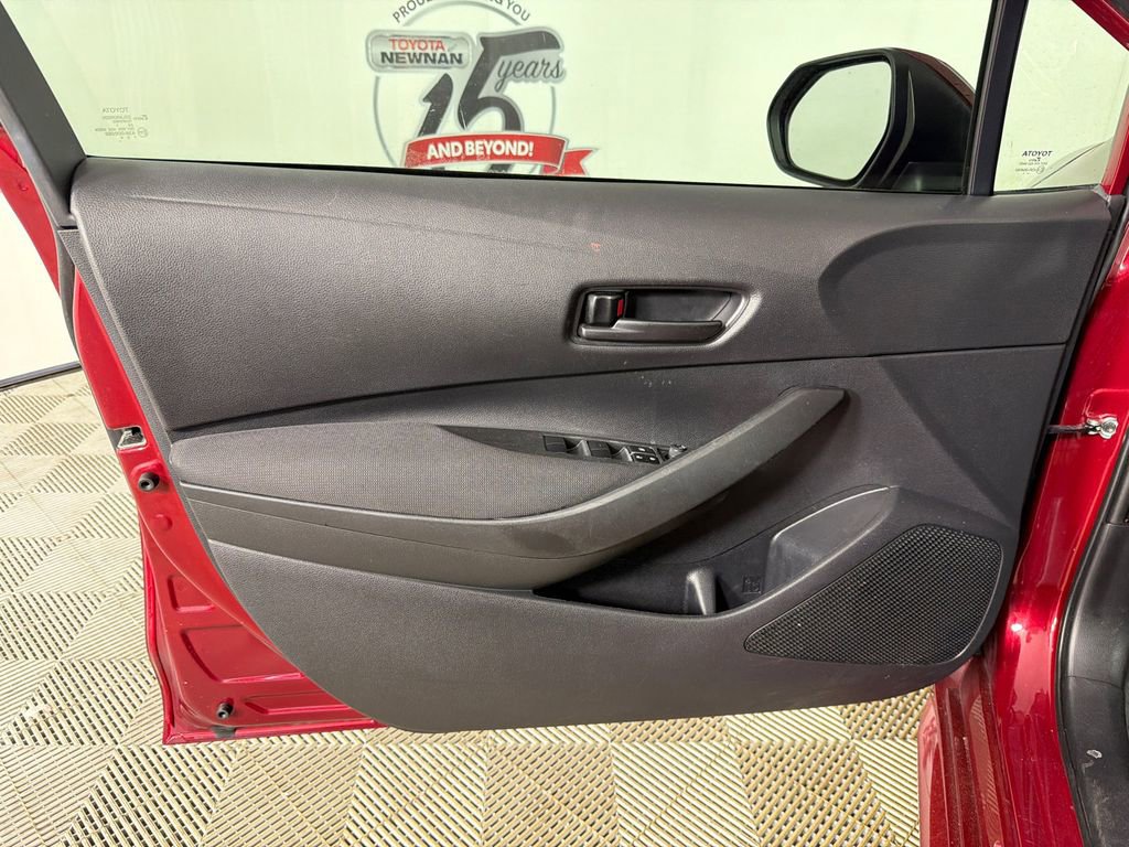 Used 2022 Toyota Corolla LE FWD image 10