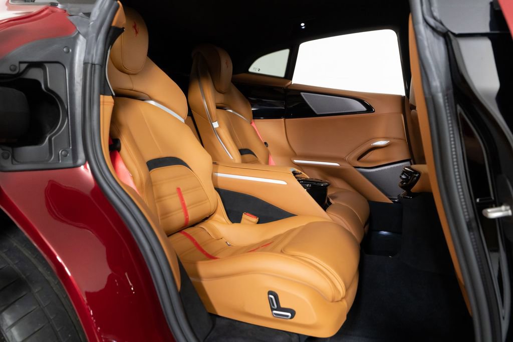 Used 2025 Ferrari Purosangue AWD/4WD image 39