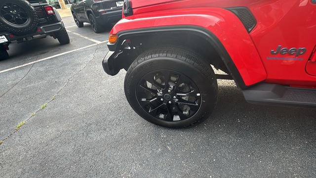 Used 2025 Jeep Wrangler Unlimited Sahara AWD/4WD image 36