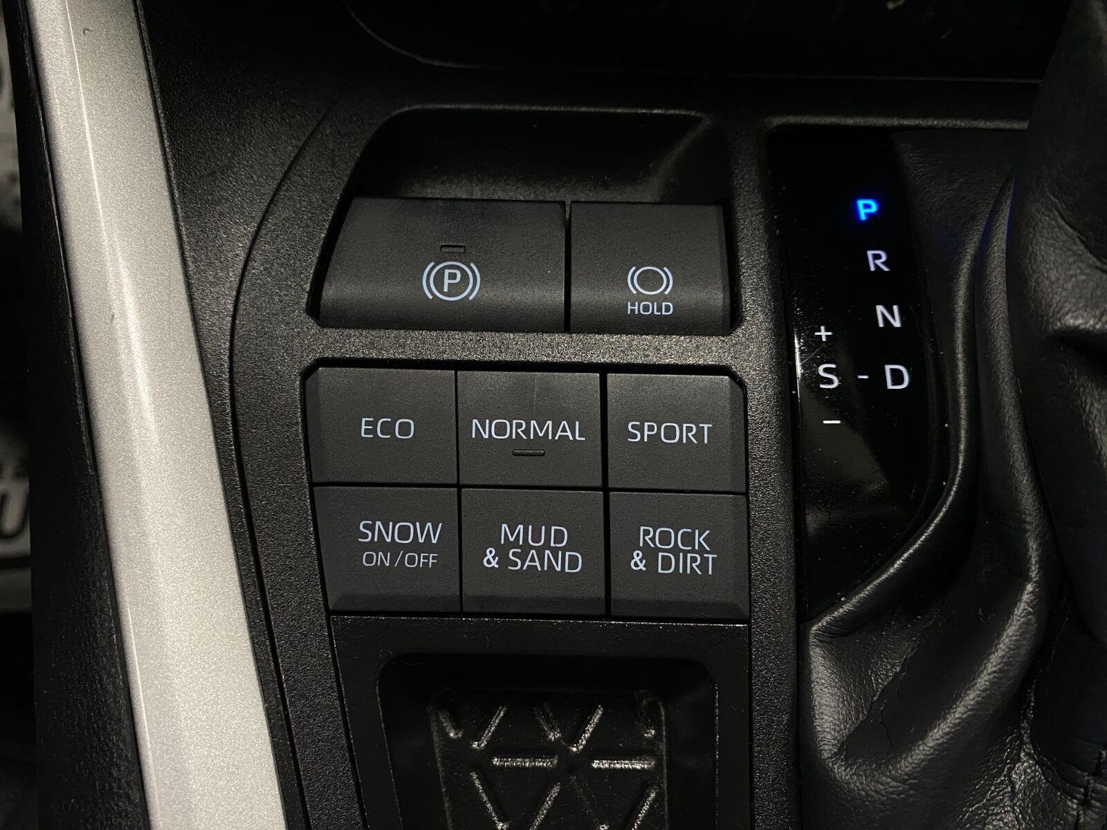 Used 2025 Toyota RAV4 XLE AWD/4WD image 24