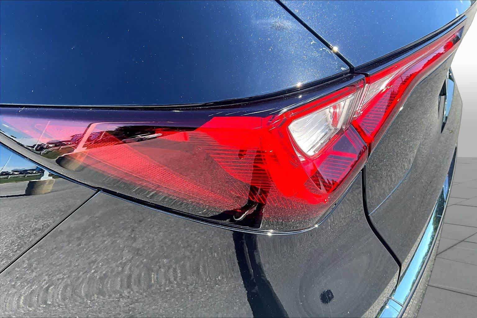 Used 2022 Acura MDX SH-AWD w/ Technology Package image 29