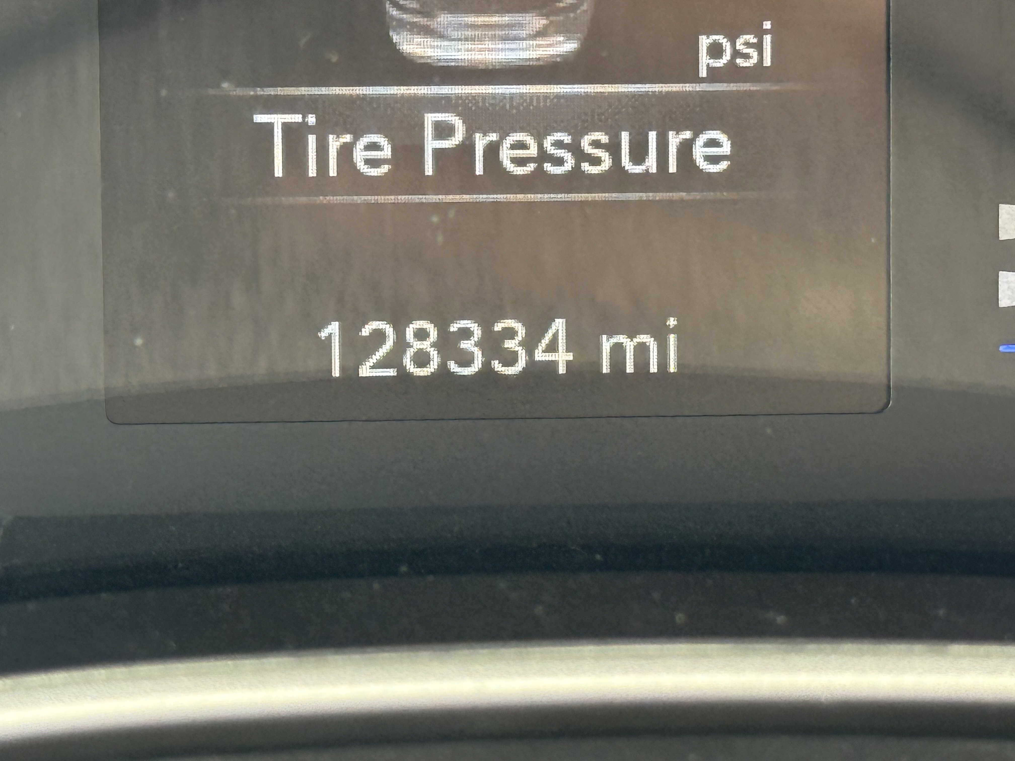 Used 2020 Chrysler Voyager L image 16