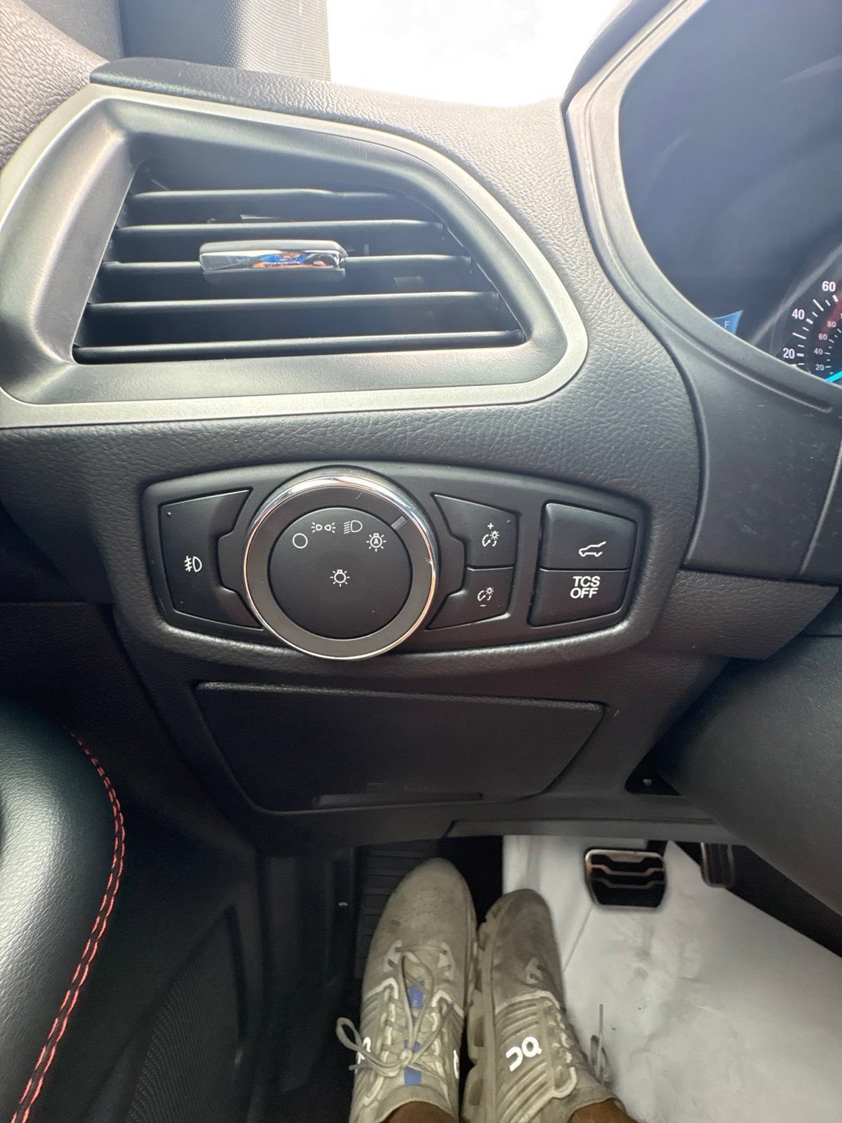 Certified 2024 Ford Edge ST-Line AWD/4WD image 21