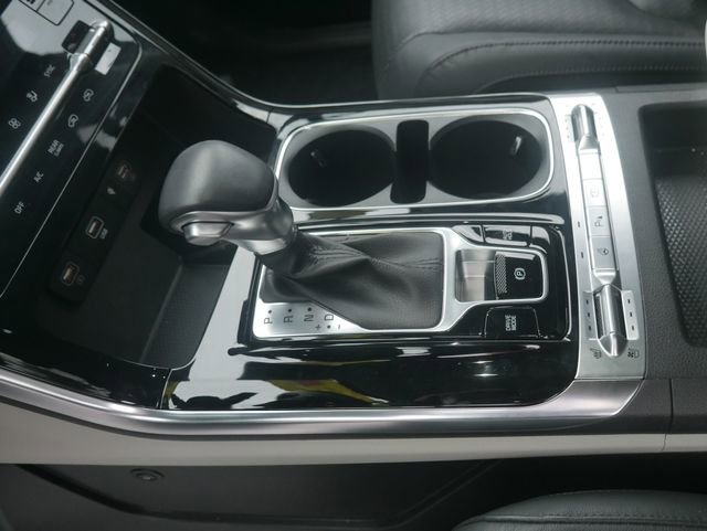 Used 2024 Kia Carnival SX Prestige image 42