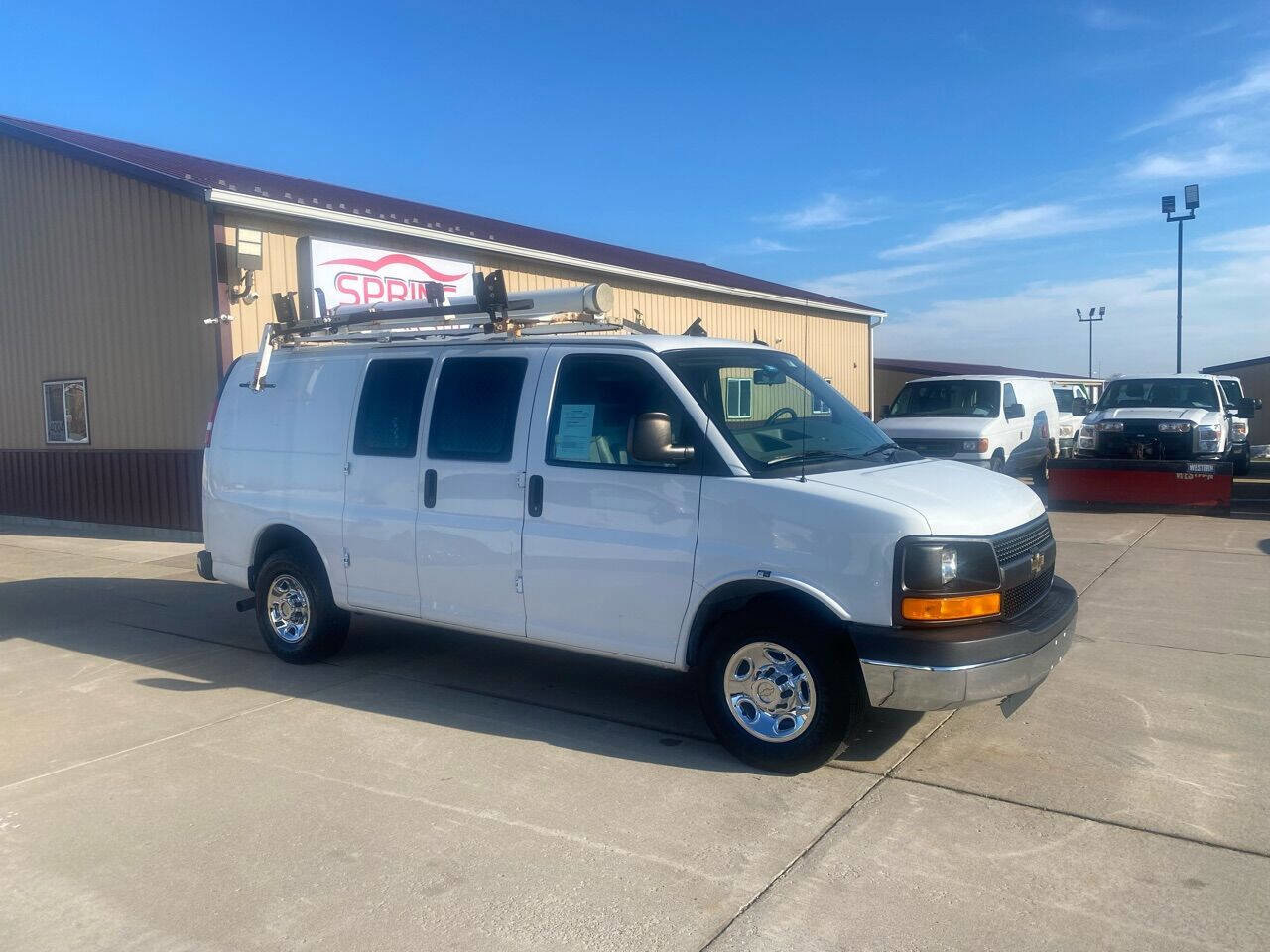 Used 2014 Chevrolet Express 2500 image 2
