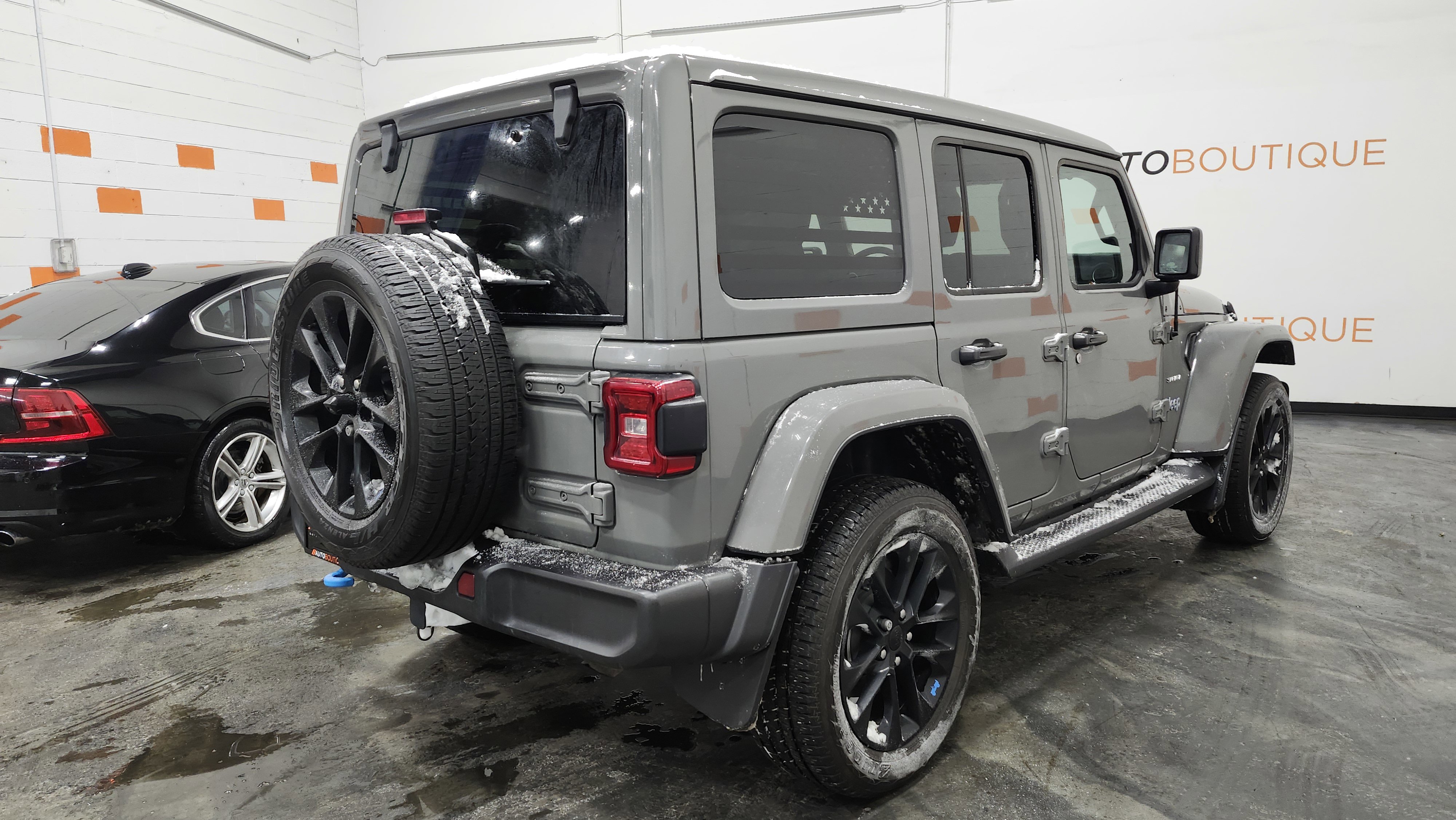 Used 2022 Jeep Wrangler Unlimited Sahara w/ Cold Weather Group image 18