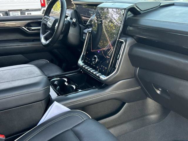 Used 2025 GMC Yukon XL Elevation AWD/4WD image 24
