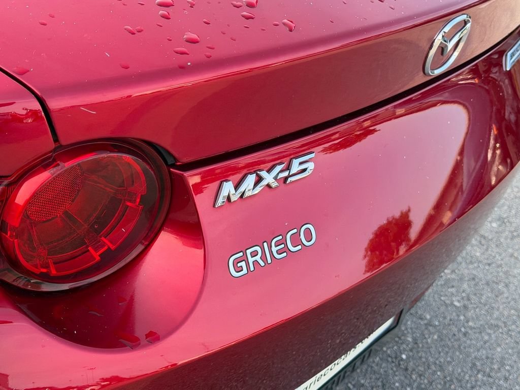 Used 2018 MAZDA MX-5 Miata RF Grand Touring RWD image 11