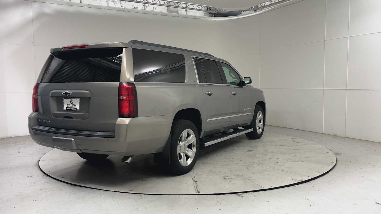 Used 2018 Chevrolet Suburban LT w/ LT Signature Package AWD/4WD image 2