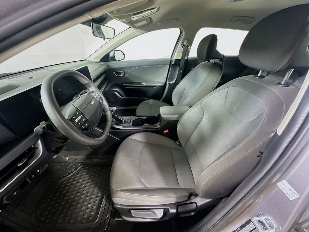 Used 2025 Kia K4 LXS image 15