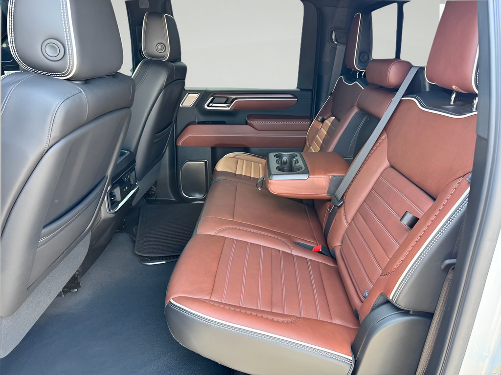 Used 2024 GMC Sierra 3500 Denali Ultimate AWD/4WD image 33