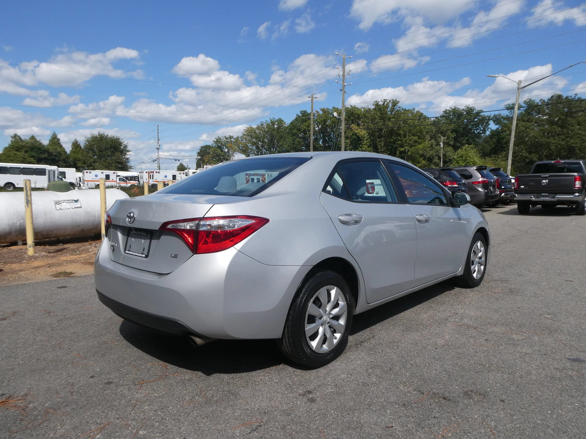 Used 2015 Toyota Corolla LE FWD image 5