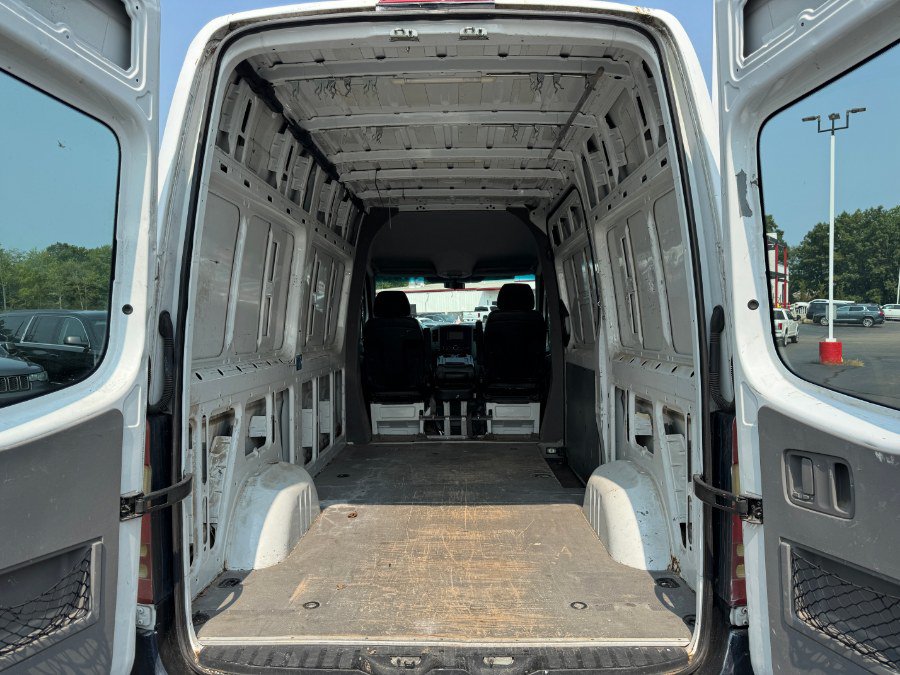 Used 2010 Mercedes-Benz Sprinter 2500 image 16