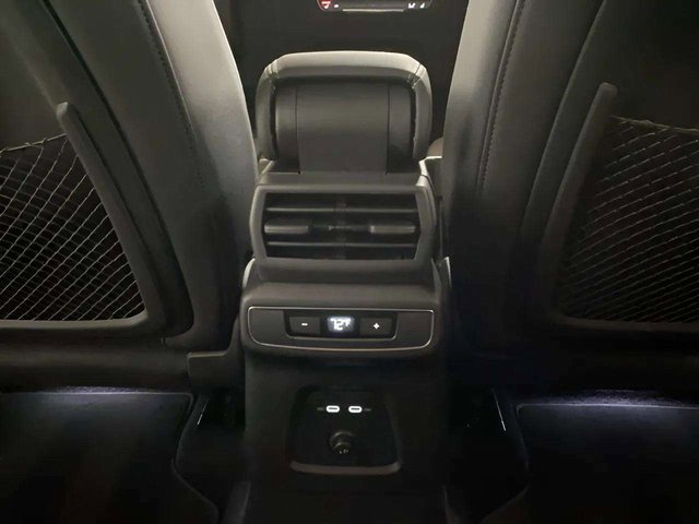 Used 2024 Audi Q4 e-tron Prestige image 77