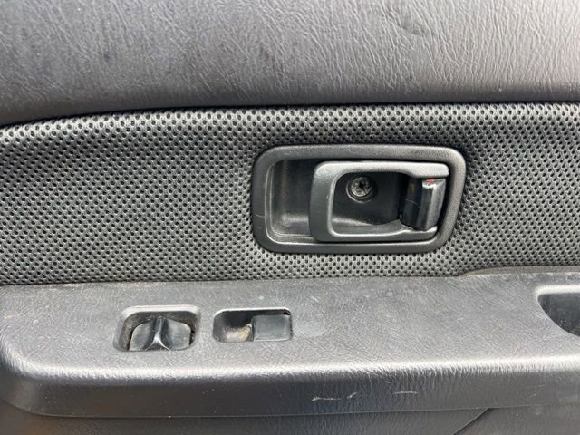 Used 2001 Nissan Frontier SE image 24