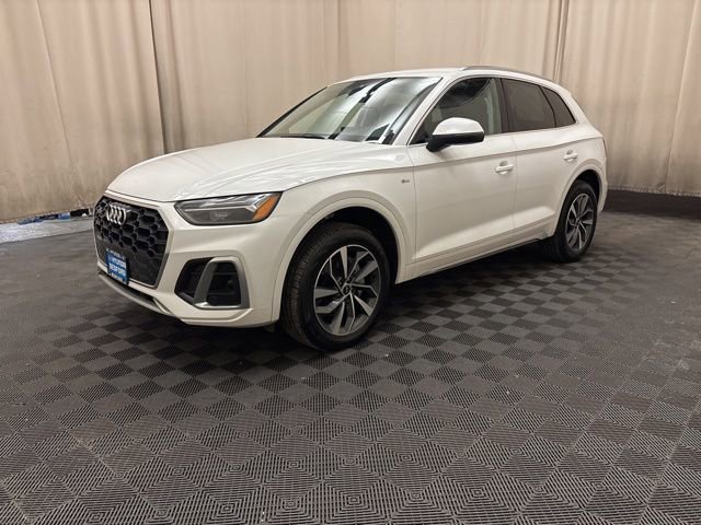 Used 2022 Audi Q5 2.0T Premium w/ Convenience Package image 1