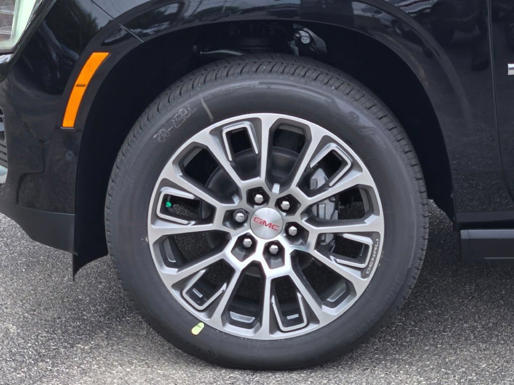 New 2026 GMC Yukon Denali w/ Sun & Power Step Package AWD/4WD image 32