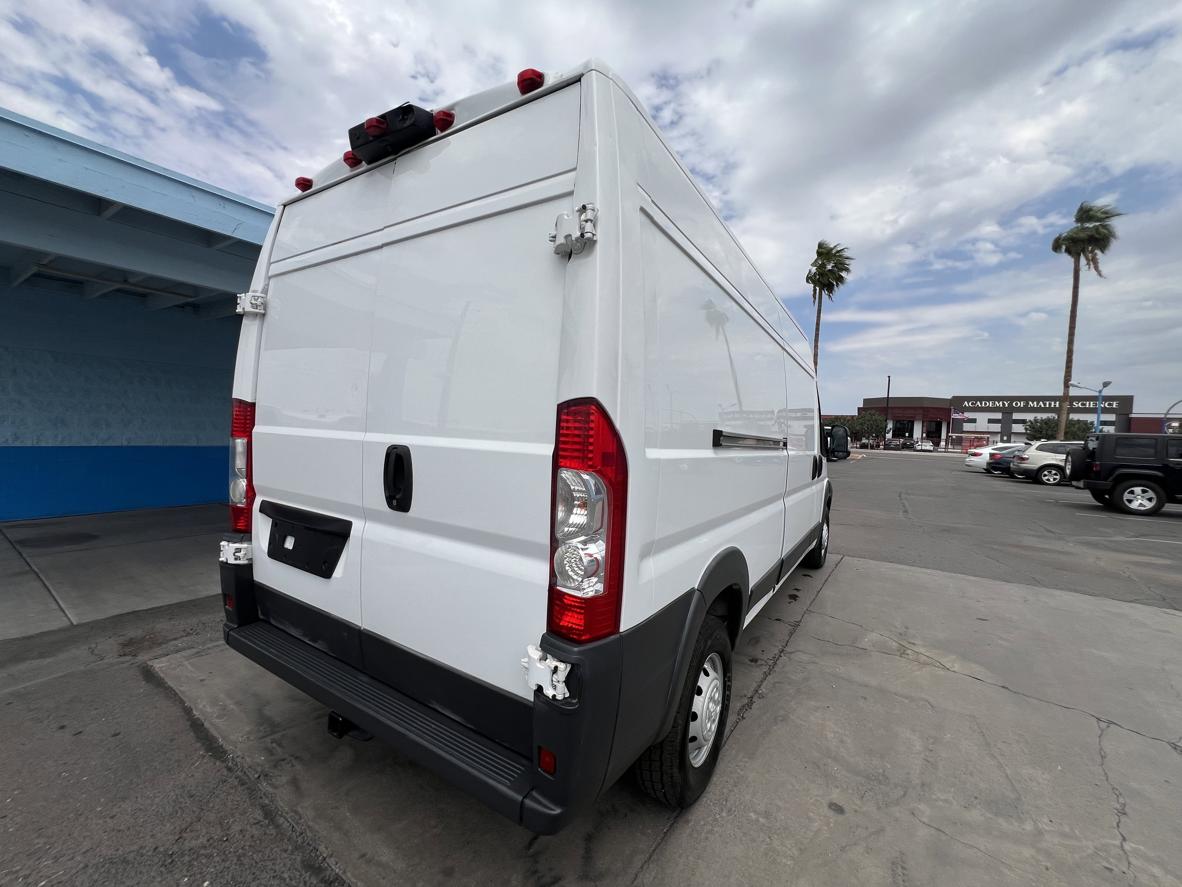 Used 2017 RAM ProMaster 2500 w/ Mopar Trailer Tow Group FWD image 3