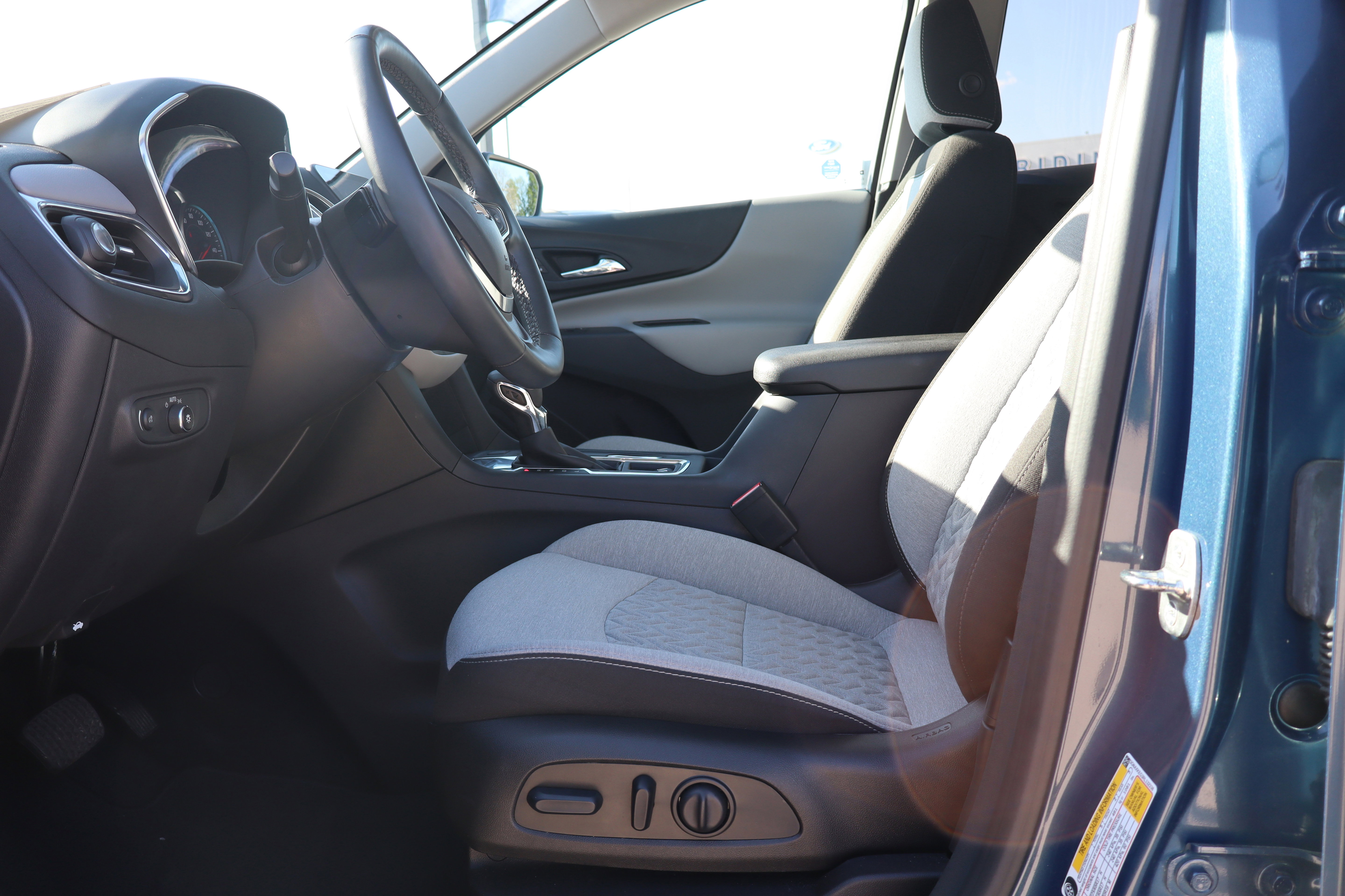 Used 2024 Chevrolet Equinox LT FWD image 9