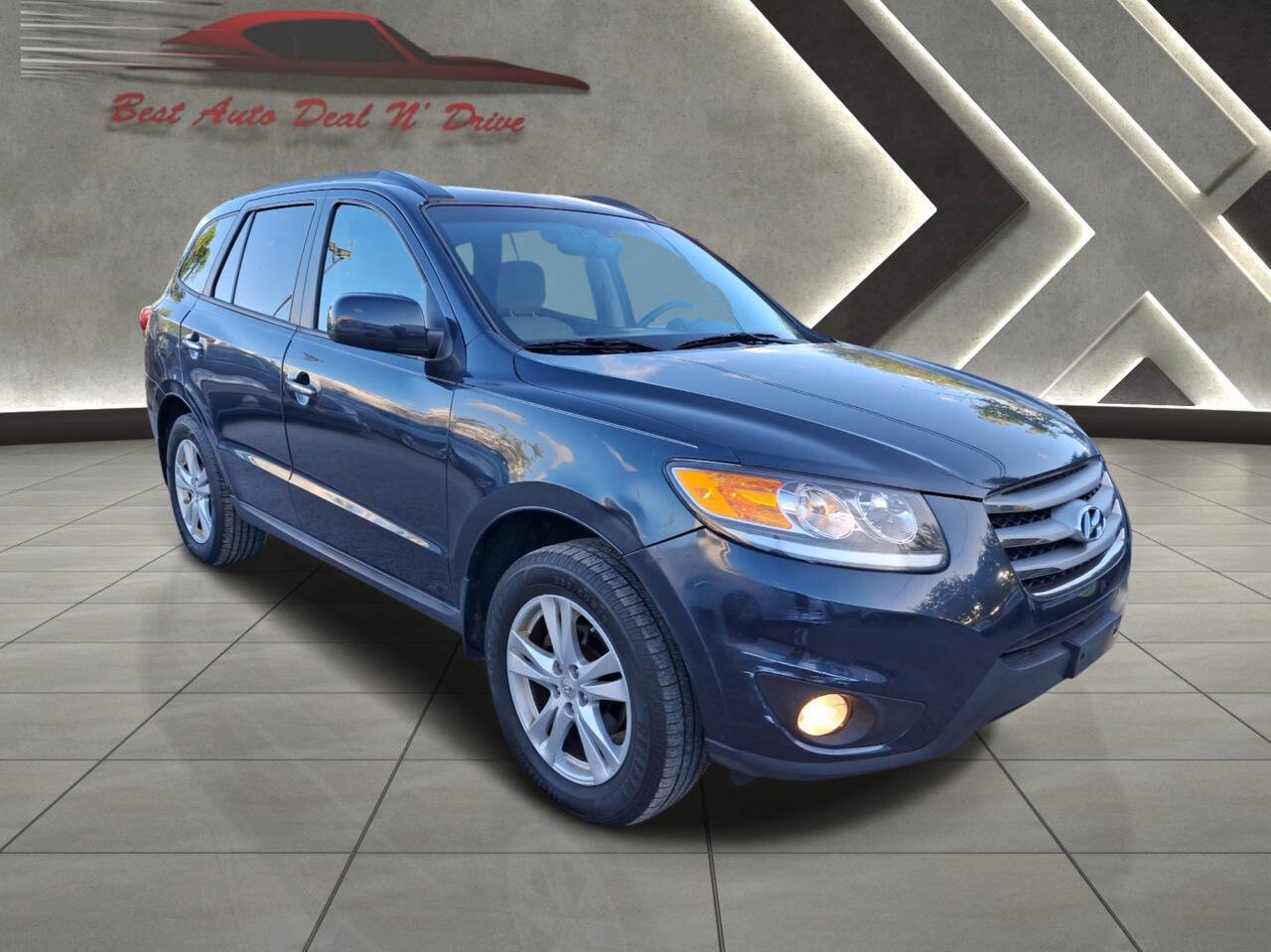 Used 2012 Hyundai Santa Fe Limited w/ Navigation Pkg 4 image 3
