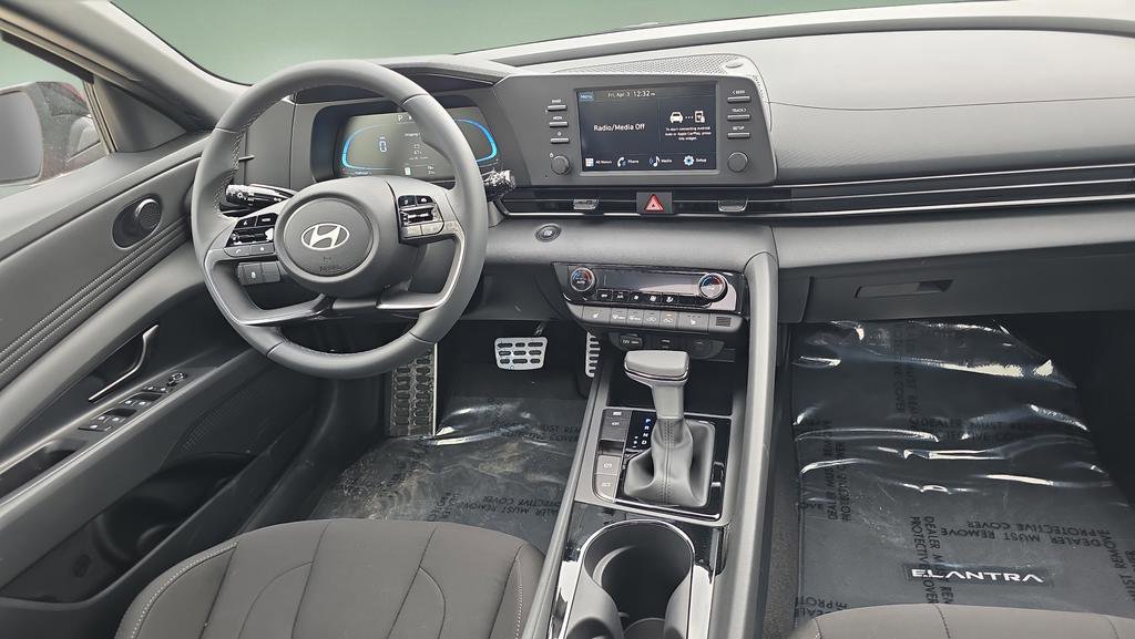New 2026 Hyundai Elantra SEL Sport Premium FWD image 27