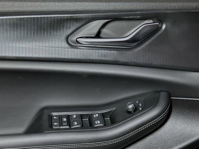 New 2025 Jeep Grand Cherokee L Altitude image 12