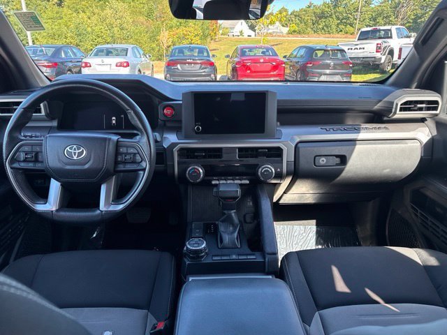Used 2024 Toyota Tacoma TRD Off-Road AWD/4WD image 17