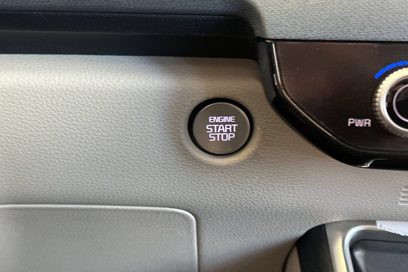 Certified 2025 Kia Carnival SX FWD image 25