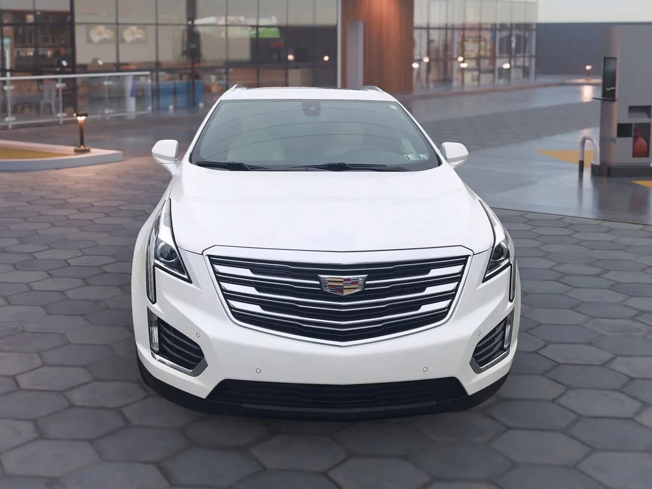 Used 2017 Cadillac XT5 Luxury w/ Driver Awareness Package AWD/4WD image 7