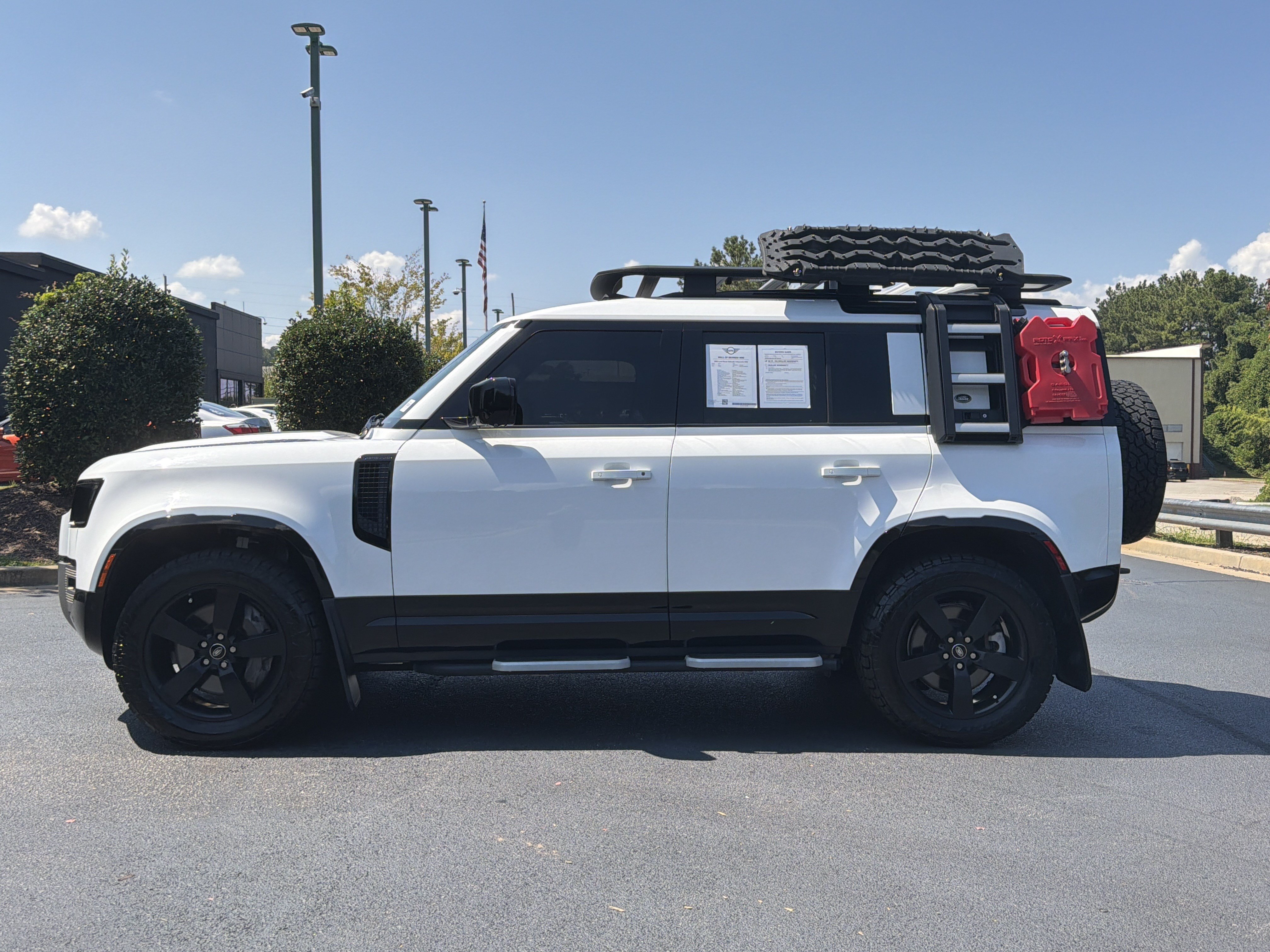 Used 2022 Land Rover Defender 110 X-Dynamic HSE AWD/4WD image 14
