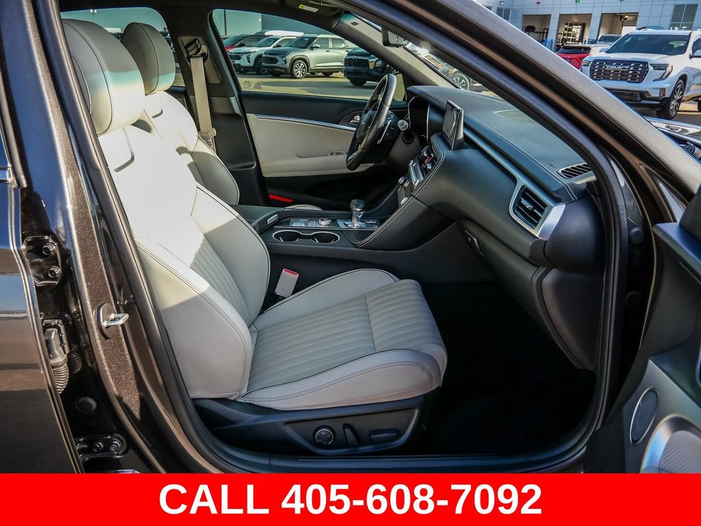 Used 2024 Genesis G70 3.3T Advanced RWD image 17