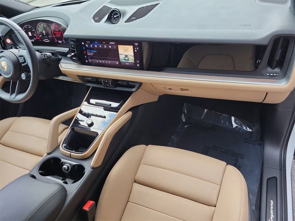 Certified 2025 Porsche Cayenne E-Hybrid image 19