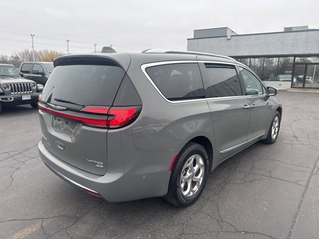 Used 2021 Chrysler Pacifica Limited w/ Premium & Safety Sphere Group image 10