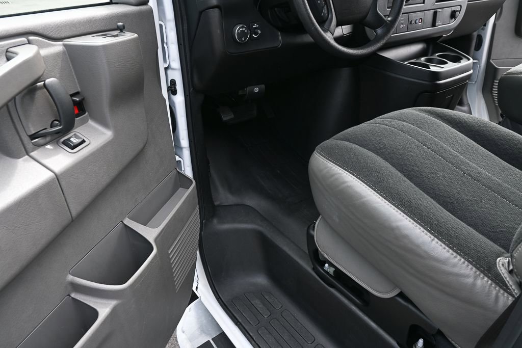 Used 2024 Chevrolet Express 2500 w/ Driver Convenience Package image 7