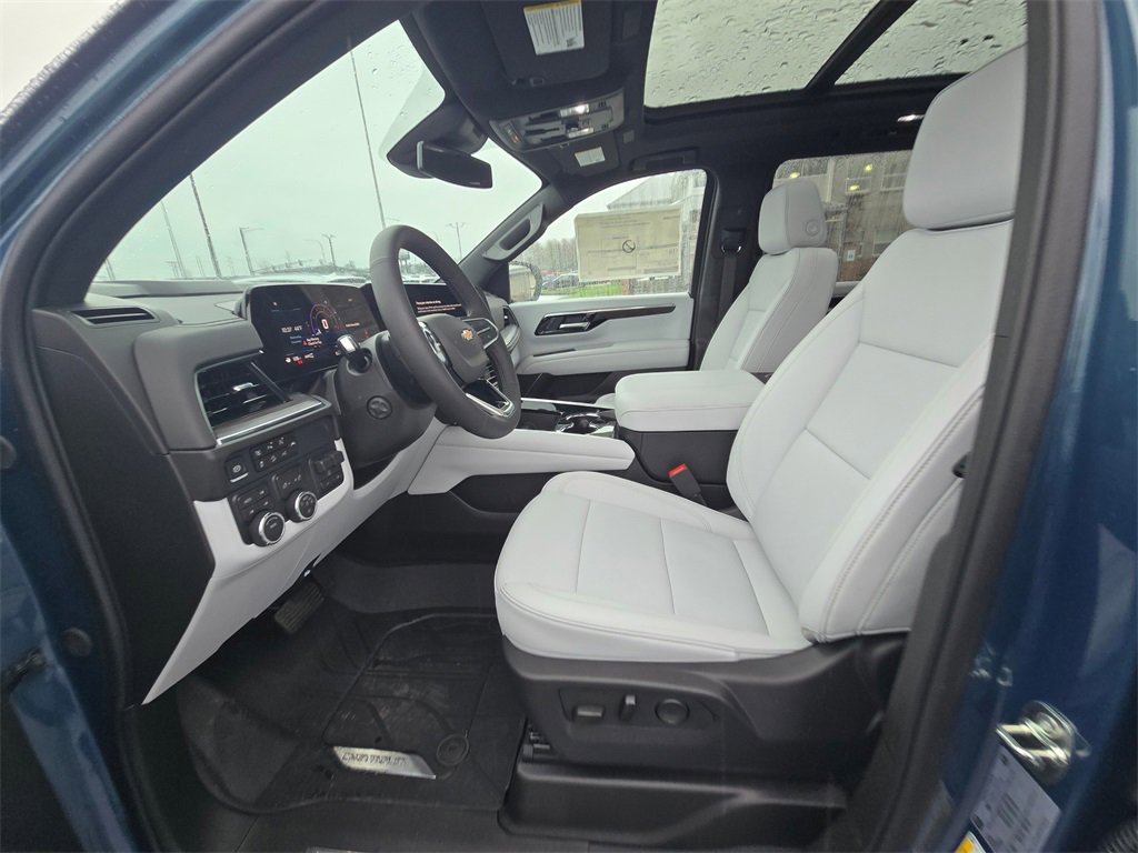 New 2025 Chevrolet Suburban Premier w/ Sun And Tow Package image 17