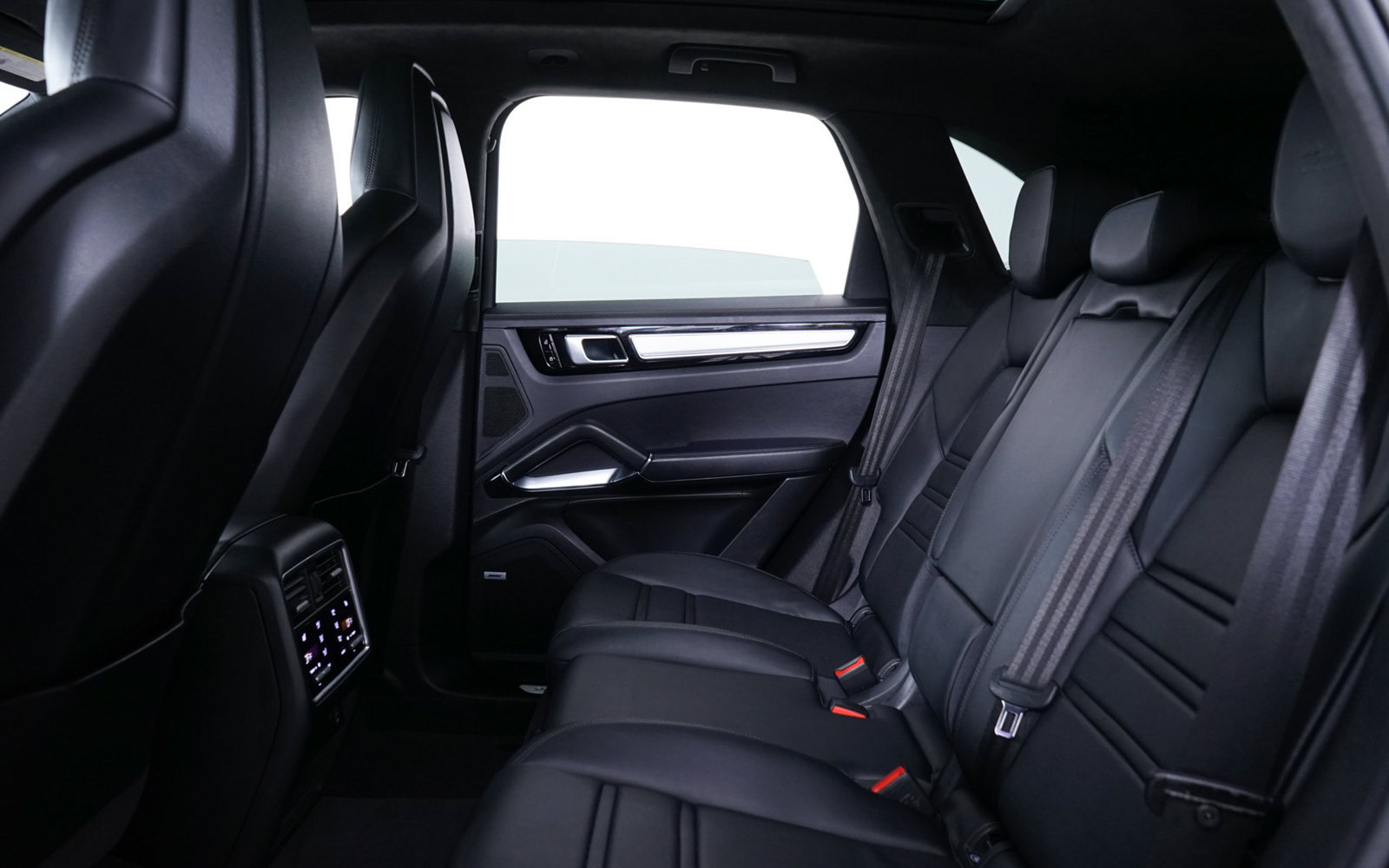 Used 2019 Porsche Cayenne Turbo AWD/4WD image 23