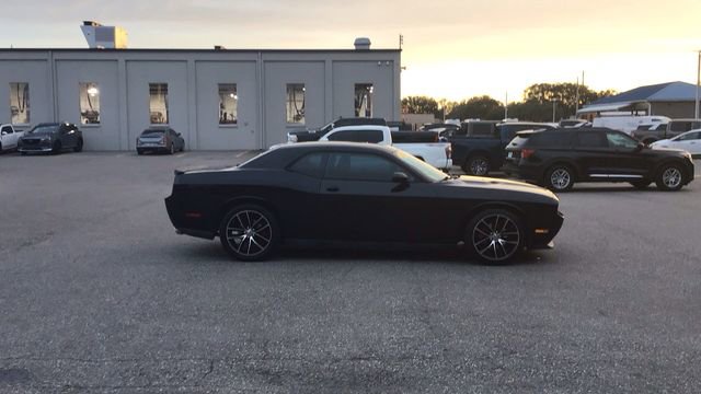 Used 2014 Dodge Challenger SXT image 5