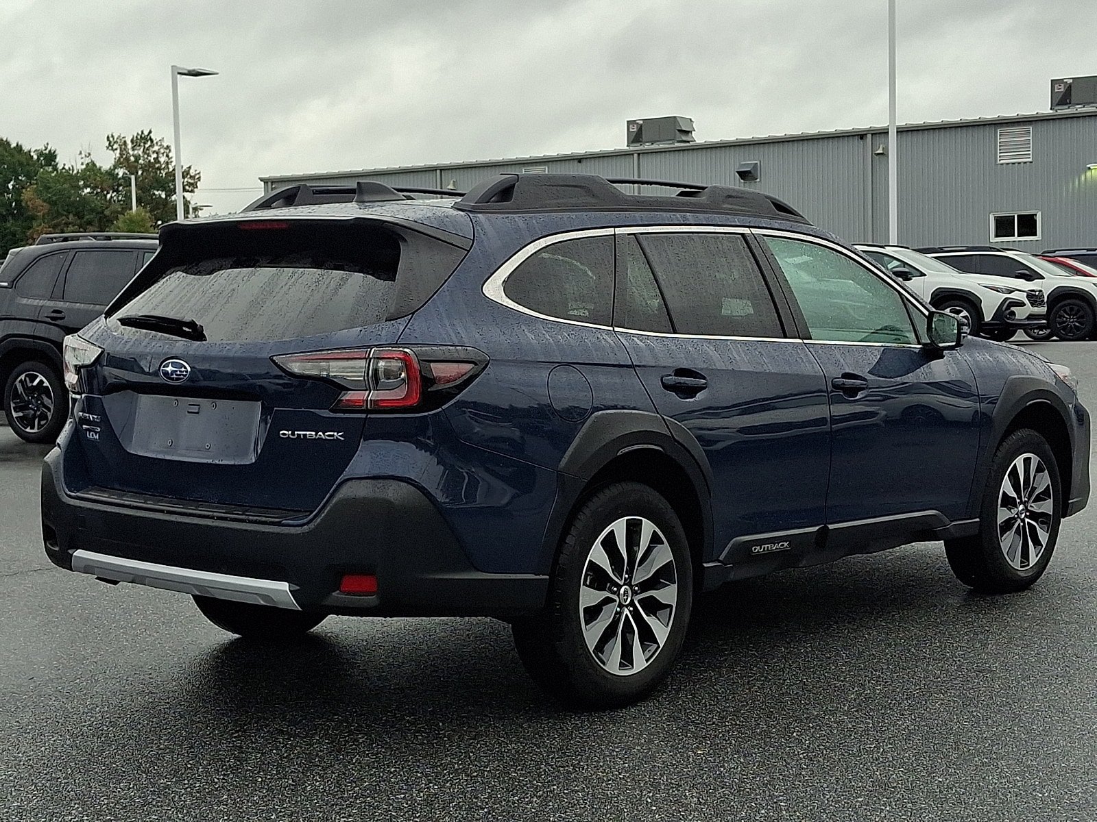 Certified 2025 Subaru Outback Limited AWD/4WD image 4