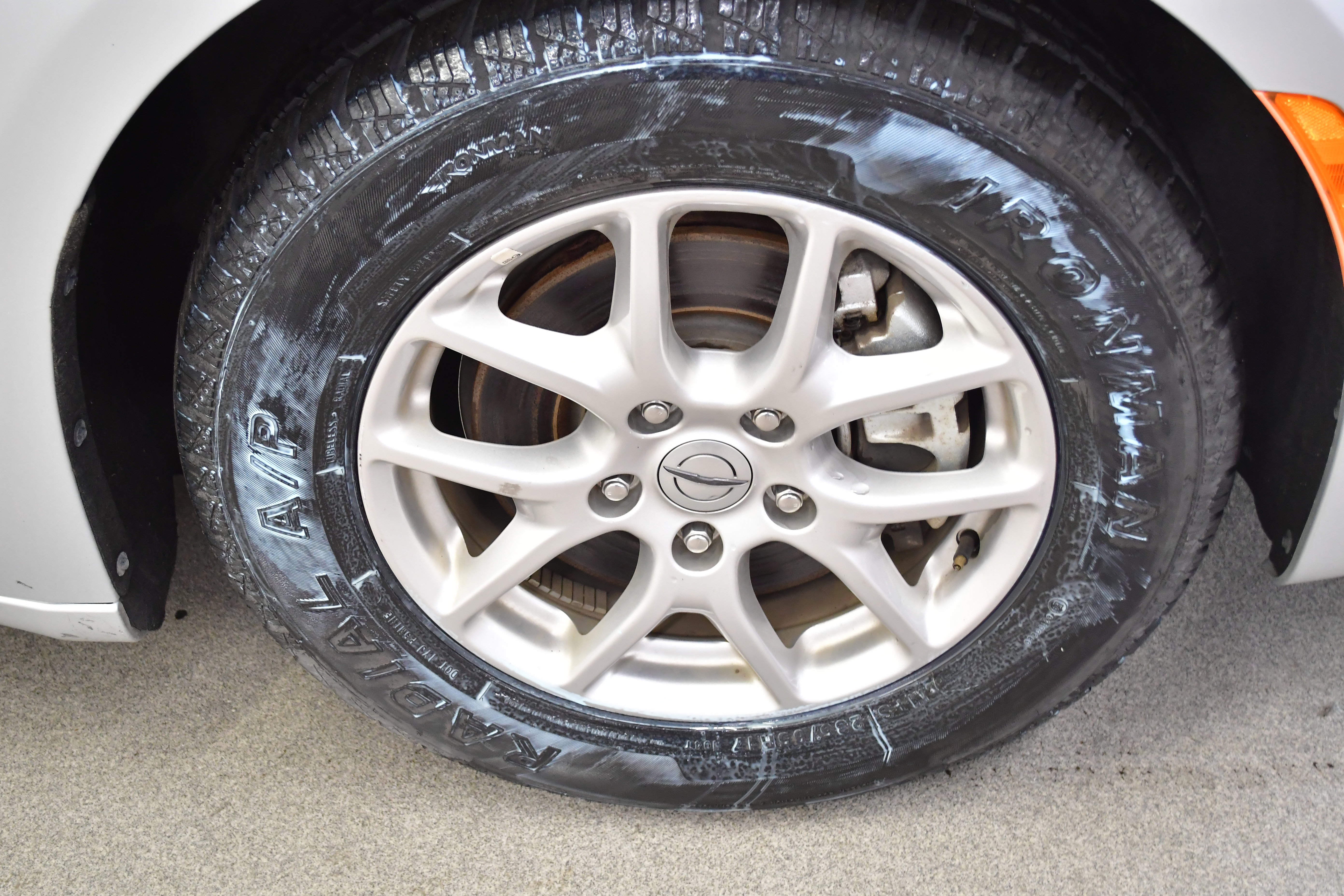 Used 2023 Chrysler Pacifica Touring FWD image 34