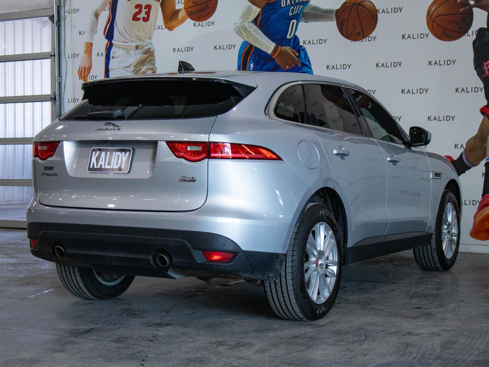 Used 2020 Jaguar F-PACE Prestige image 27