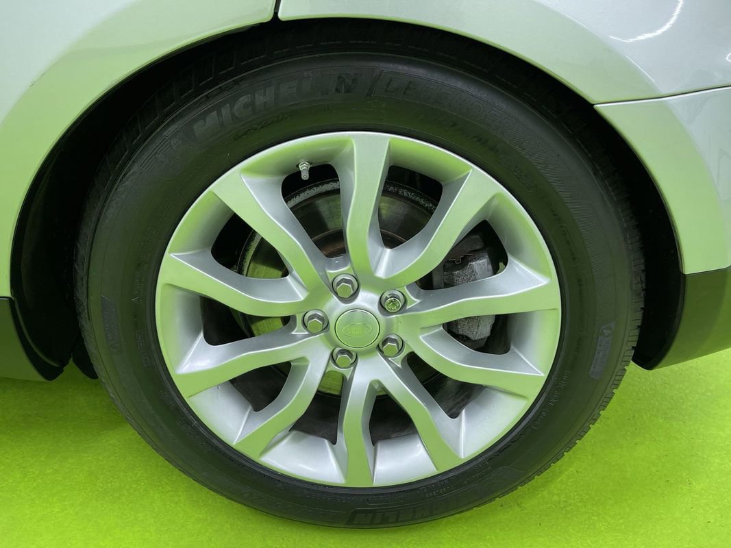 Used 2017 Land Rover Range Rover Sport HSE image 15