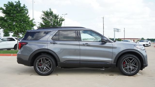 Used 2025 Ford Explorer ST-Line w/ ST-Line Street Pack AWD/4WD image 10
