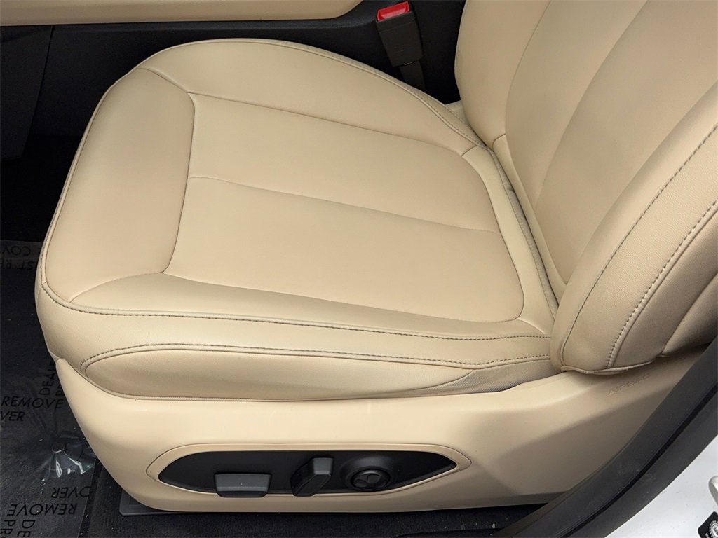 Used 2024 Jeep Grand Cherokee L Limited w/ Black Appearance Package image 35