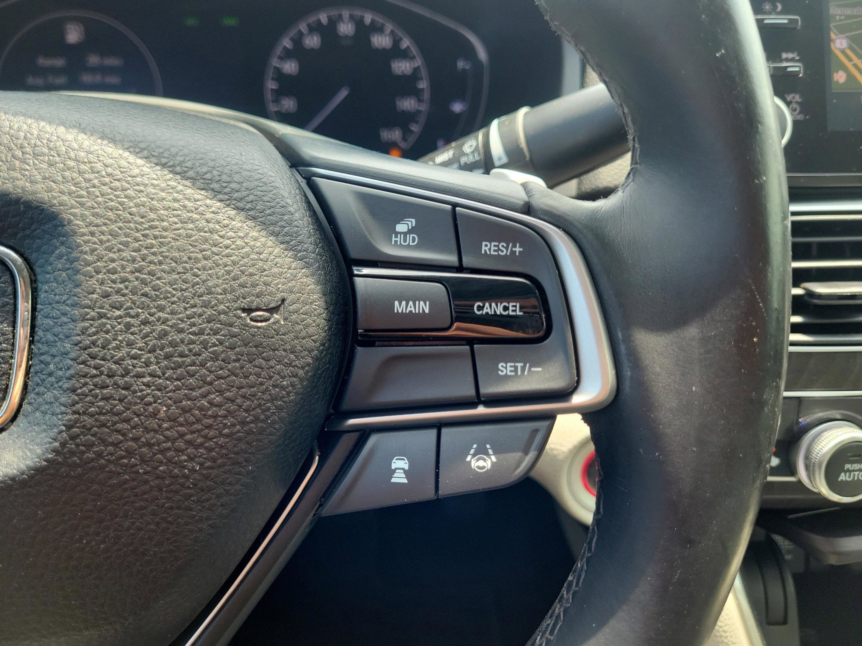 Used 2018 Honda Accord Touring image 31