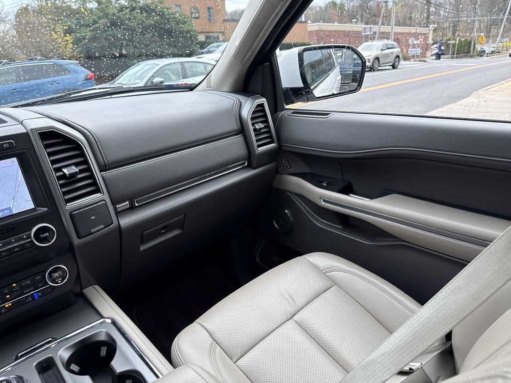 Used 2021 Ford Expedition XLT image 15